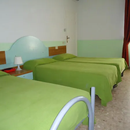 Boston Hotel 3*