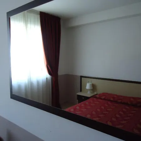 Boston Hotel 3*