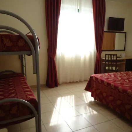 Hotel Boston 3*