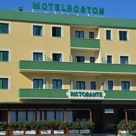 Hotel Boston 3*